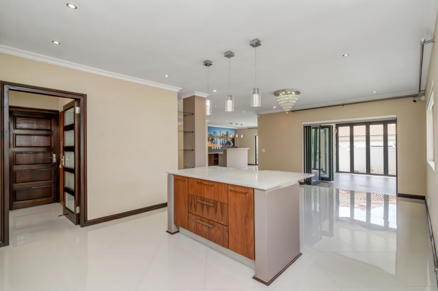 4 Bedroom Property for Sale in Broadacres Gauteng
