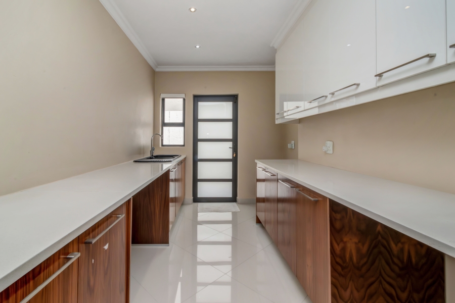 4 Bedroom Property for Sale in Broadacres Gauteng