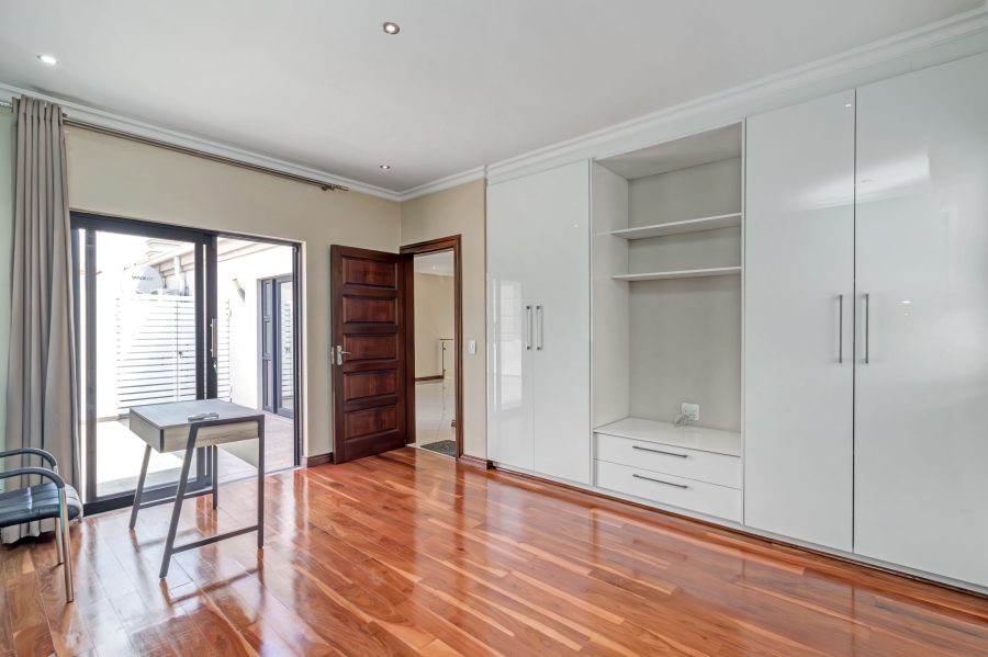 4 Bedroom Property for Sale in Broadacres Gauteng