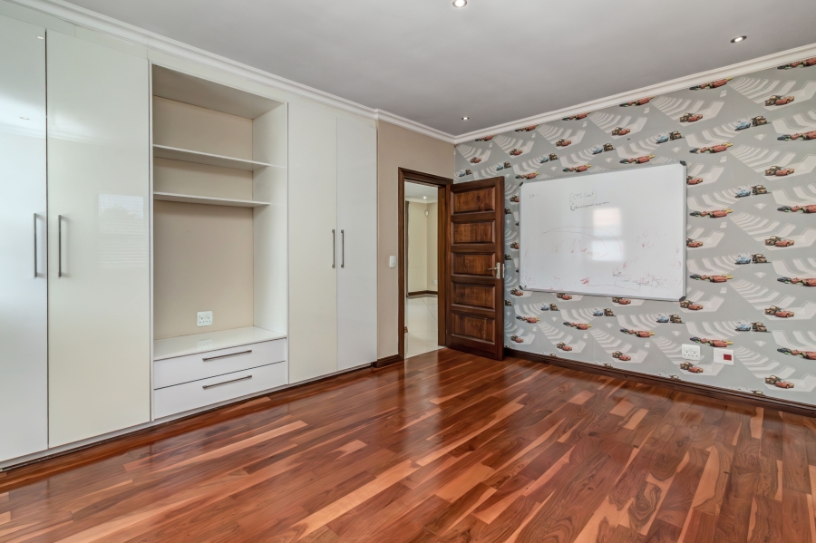 4 Bedroom Property for Sale in Broadacres Gauteng