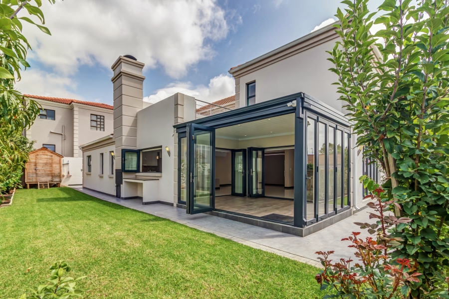 4 Bedroom Property for Sale in Broadacres Gauteng