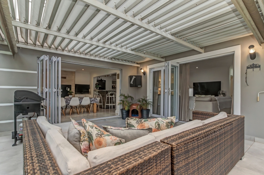 4 Bedroom Property for Sale in Broadacres Gauteng