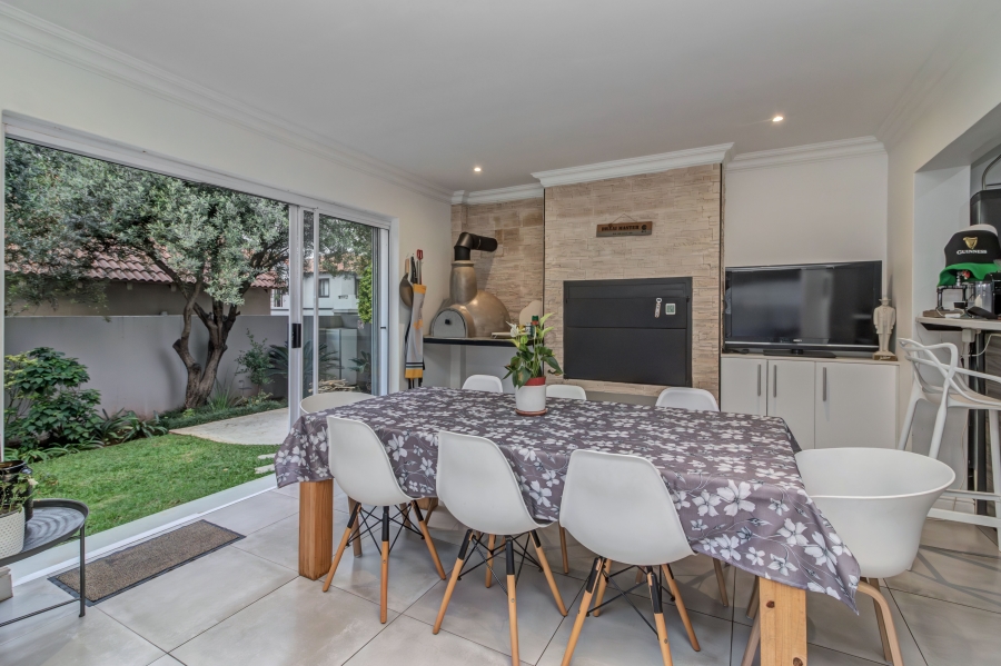 4 Bedroom Property for Sale in Broadacres Gauteng