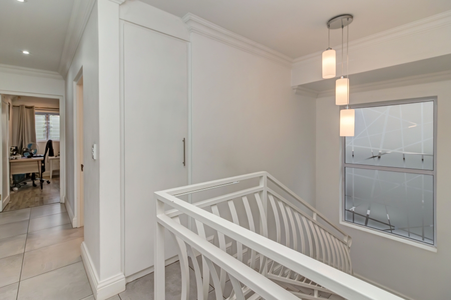 4 Bedroom Property for Sale in Broadacres Gauteng