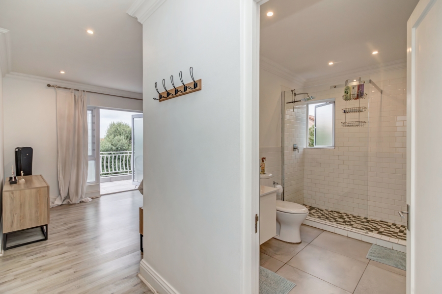 4 Bedroom Property for Sale in Broadacres Gauteng