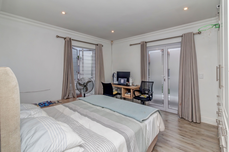 4 Bedroom Property for Sale in Broadacres Gauteng