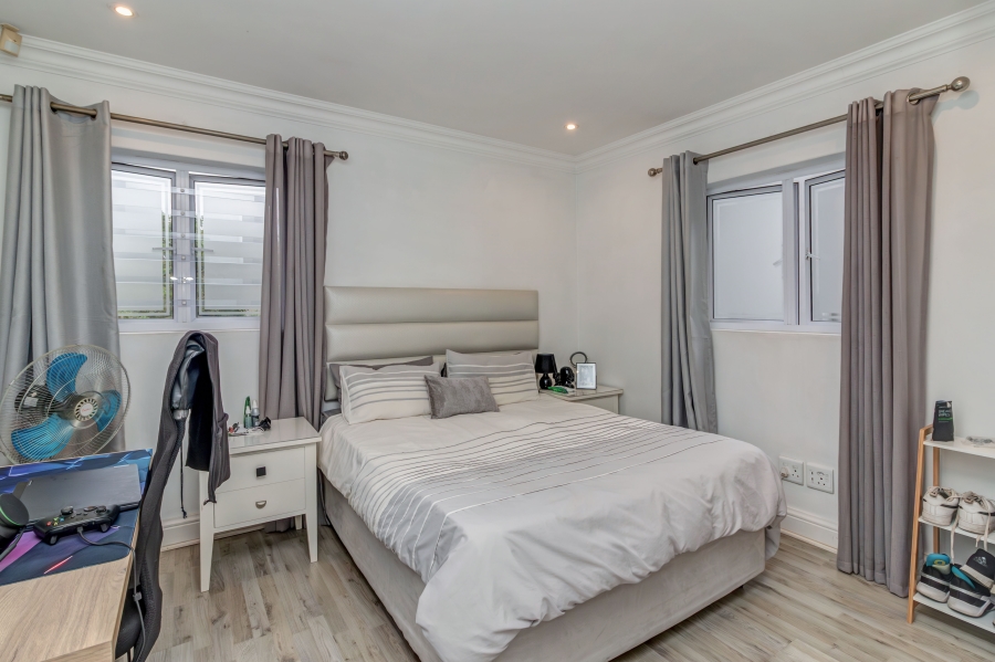 4 Bedroom Property for Sale in Broadacres Gauteng