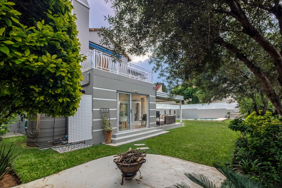 4 Bedroom Property for Sale in Broadacres Gauteng