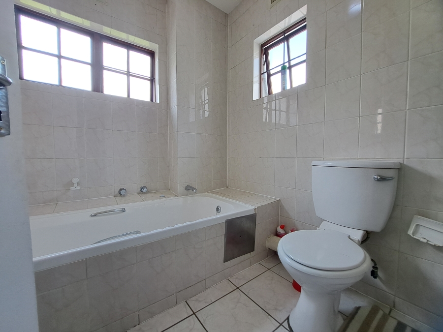 1 Bedroom Property for Sale in Sandown Gauteng