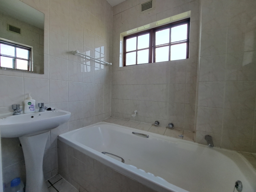 1 Bedroom Property for Sale in Sandown Gauteng
