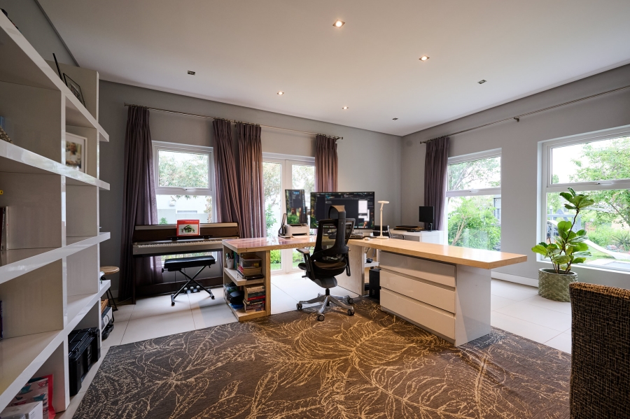 5 Bedroom Property for Sale in Waterfall Country Estate Gauteng