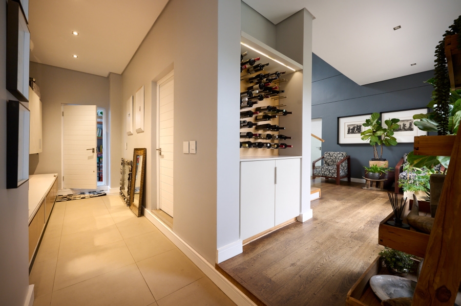 5 Bedroom Property for Sale in Waterfall Country Estate Gauteng