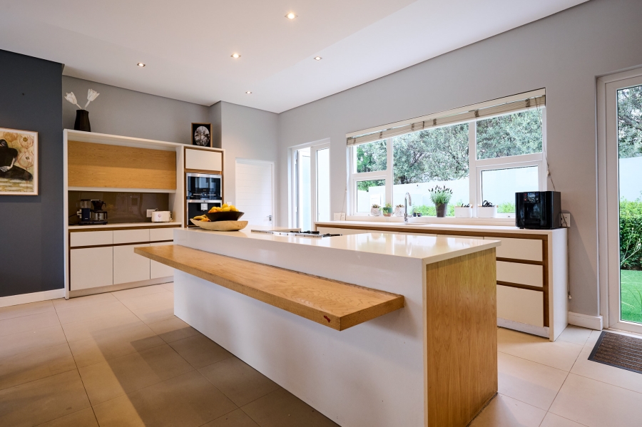 5 Bedroom Property for Sale in Waterfall Country Estate Gauteng