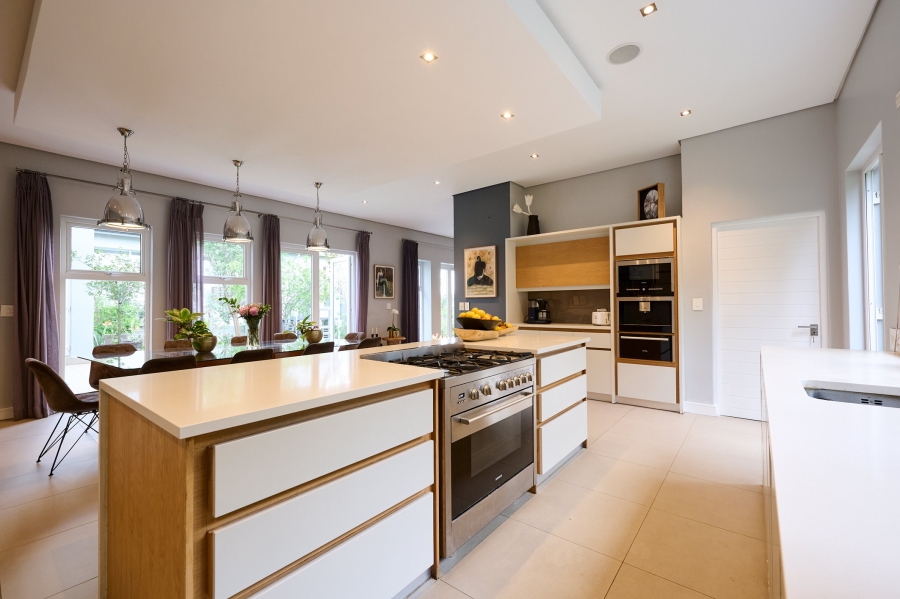 5 Bedroom Property for Sale in Waterfall Country Estate Gauteng