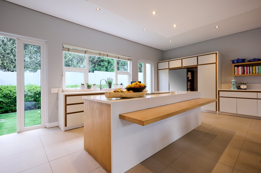 5 Bedroom Property for Sale in Waterfall Country Estate Gauteng