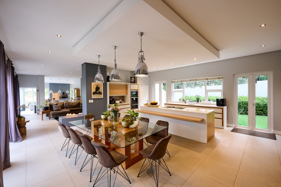 5 Bedroom Property for Sale in Waterfall Country Estate Gauteng