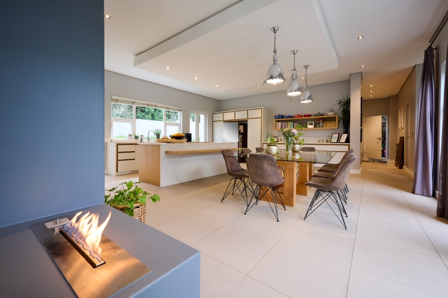 5 Bedroom Property for Sale in Waterfall Country Estate Gauteng