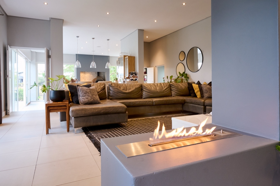 5 Bedroom Property for Sale in Waterfall Country Estate Gauteng