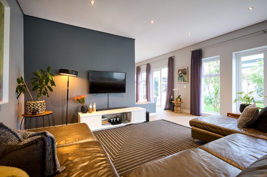 5 Bedroom Property for Sale in Waterfall Country Estate Gauteng