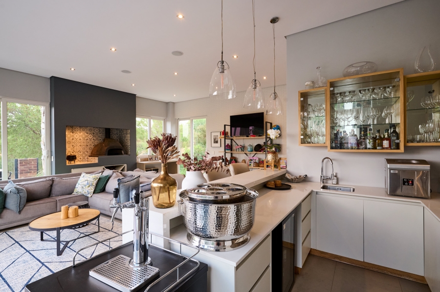 5 Bedroom Property for Sale in Waterfall Country Estate Gauteng