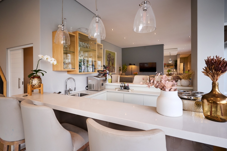 5 Bedroom Property for Sale in Waterfall Country Estate Gauteng