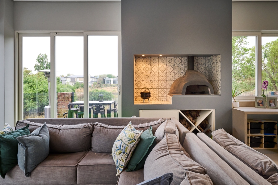 5 Bedroom Property for Sale in Waterfall Country Estate Gauteng