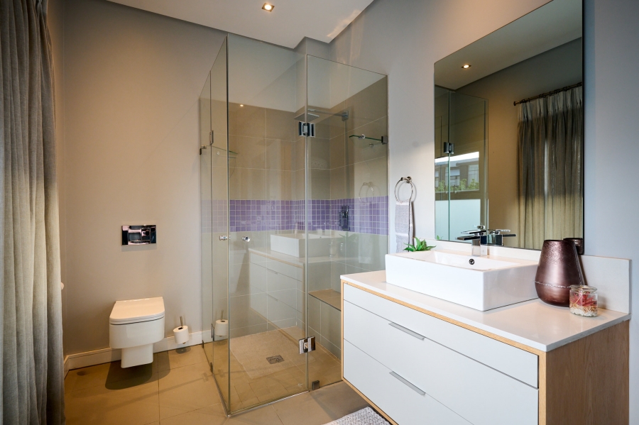 5 Bedroom Property for Sale in Waterfall Country Estate Gauteng