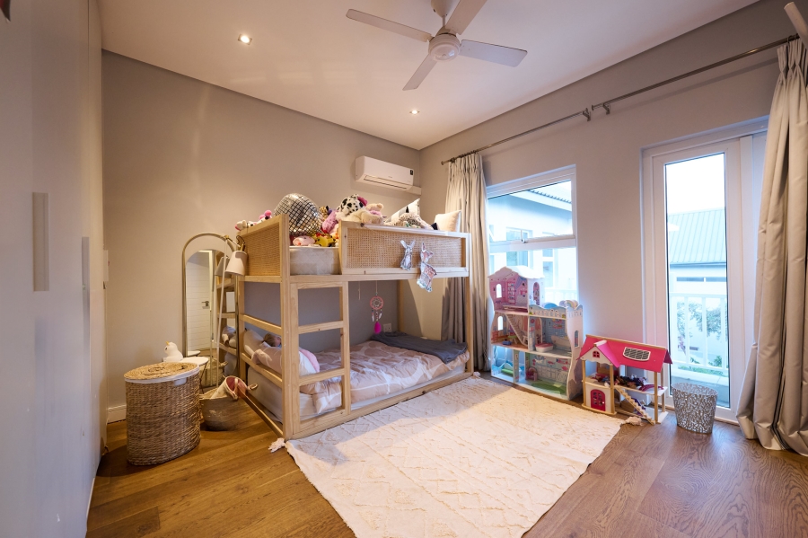 5 Bedroom Property for Sale in Waterfall Country Estate Gauteng