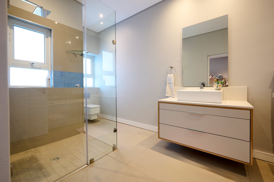 5 Bedroom Property for Sale in Waterfall Country Estate Gauteng