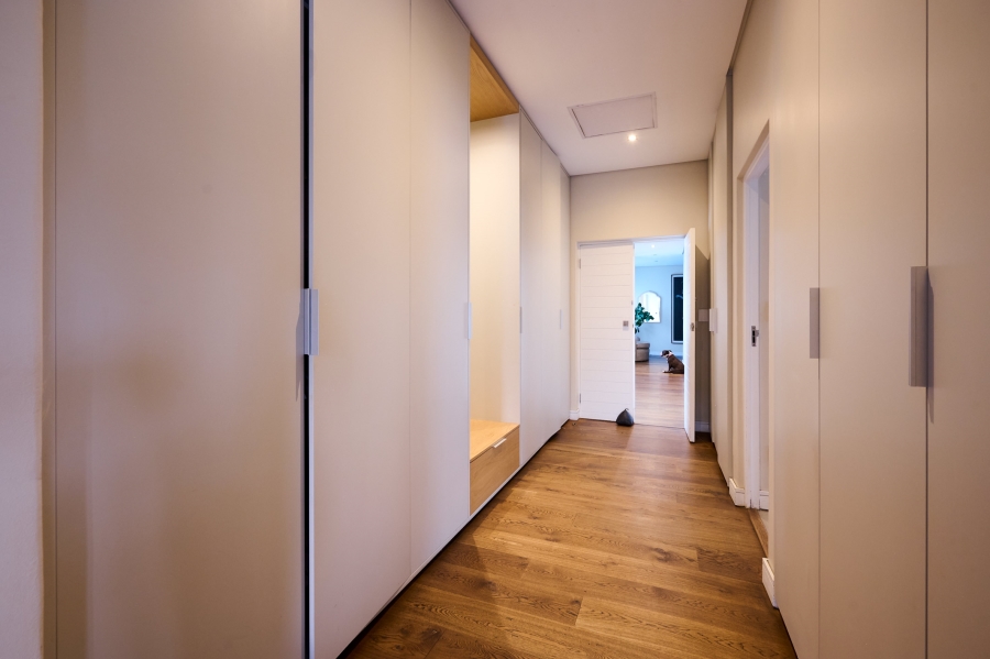 5 Bedroom Property for Sale in Waterfall Country Estate Gauteng