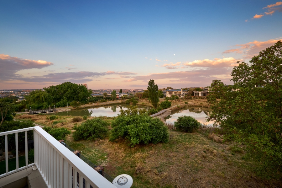 5 Bedroom Property for Sale in Waterfall Country Estate Gauteng