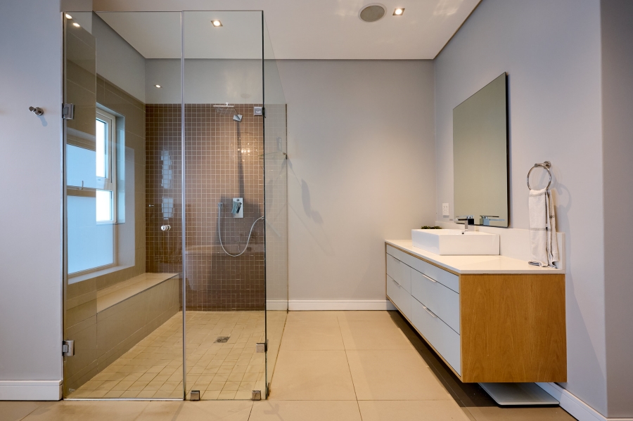 5 Bedroom Property for Sale in Waterfall Country Estate Gauteng