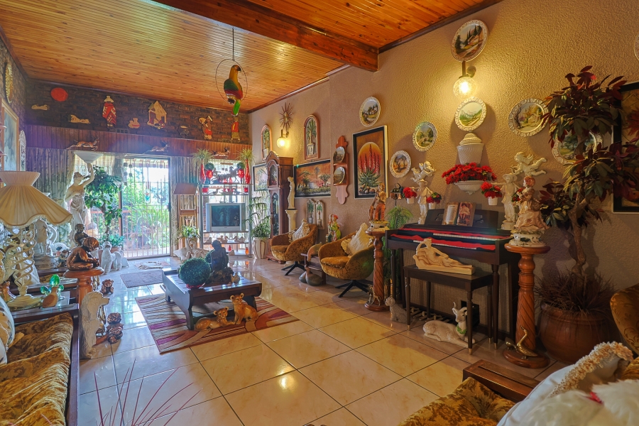 3 Bedroom Property for Sale in Mondeor Gauteng