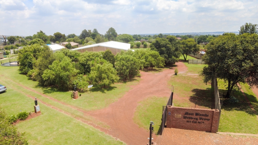 11 Bedroom Property for Sale in Tedderfield A H Gauteng