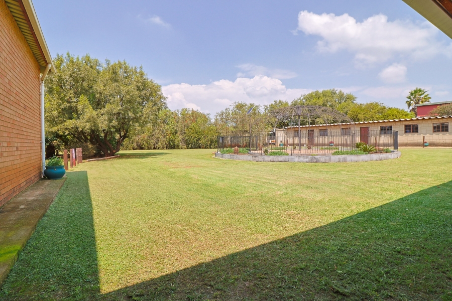 11 Bedroom Property for Sale in Tedderfield A H Gauteng