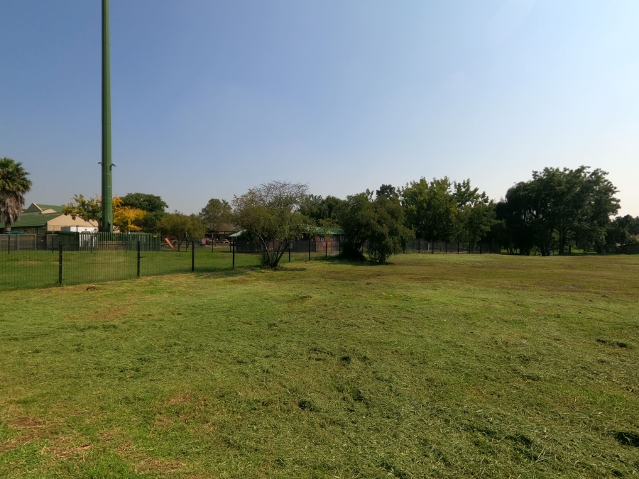 8 Bedroom Property for Sale in Glen Austin Gauteng