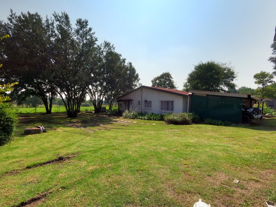 8 Bedroom Property for Sale in Glen Austin Gauteng