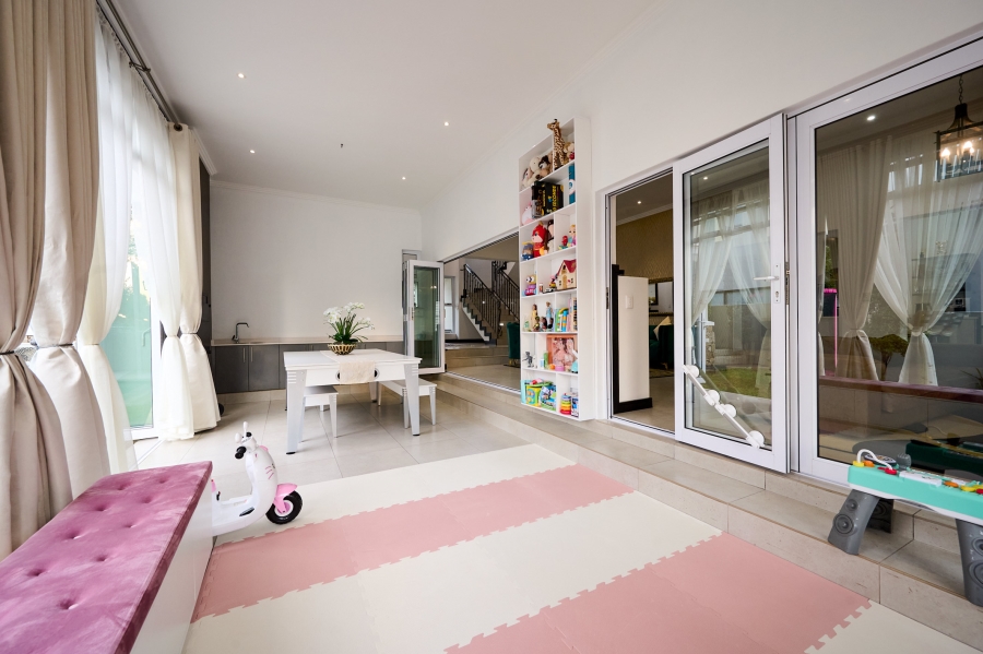 4 Bedroom Property for Sale in Waterfall Country Village Gauteng