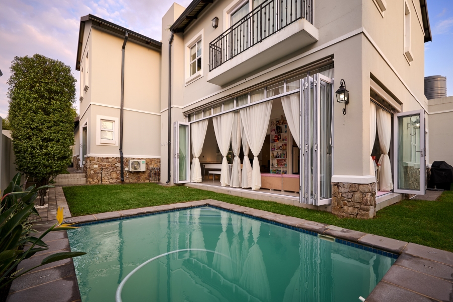 4 Bedroom Property for Sale in Waterfall Country Village Gauteng