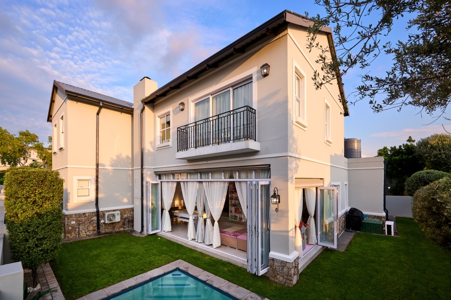 4 Bedroom Property for Sale in Waterfall Country Village Gauteng