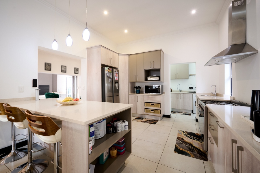 4 Bedroom Property for Sale in Waterfall Country Village Gauteng