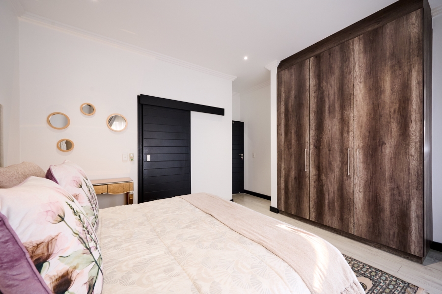 4 Bedroom Property for Sale in Waterfall Country Village Gauteng