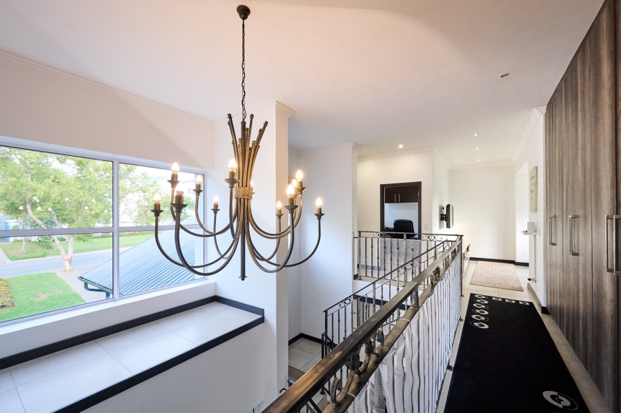 4 Bedroom Property for Sale in Waterfall Country Village Gauteng