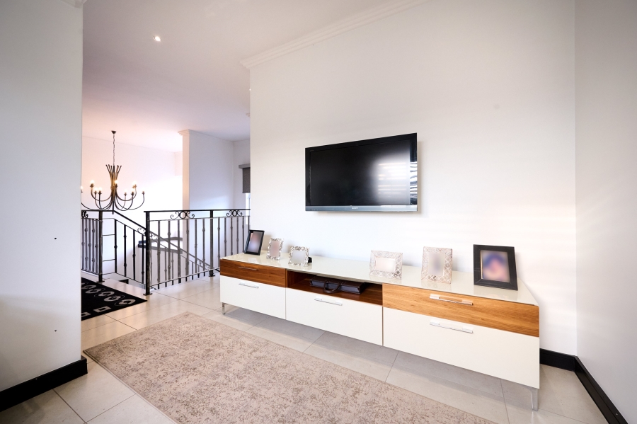 4 Bedroom Property for Sale in Waterfall Country Village Gauteng