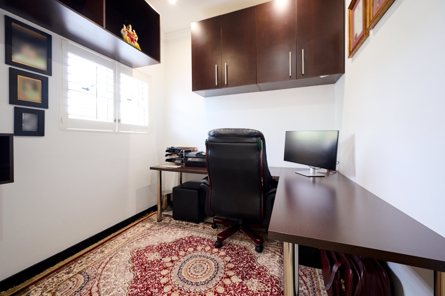 4 Bedroom Property for Sale in Waterfall Country Village Gauteng