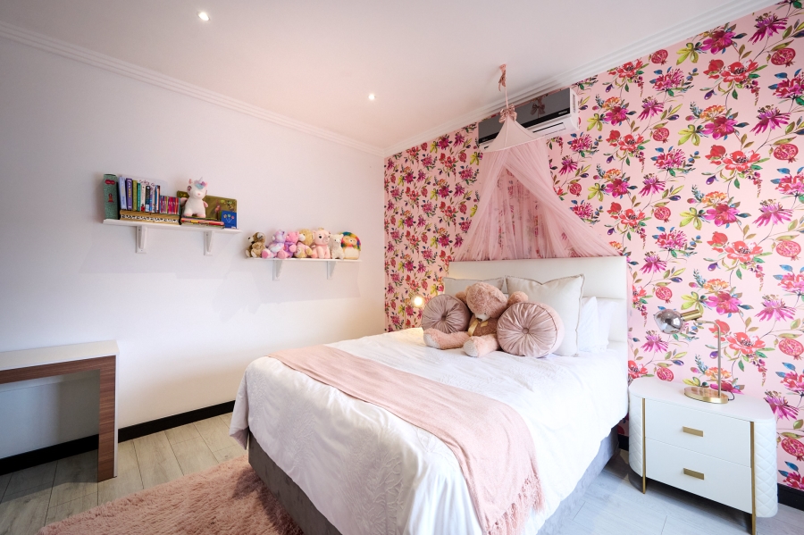 4 Bedroom Property for Sale in Waterfall Country Village Gauteng