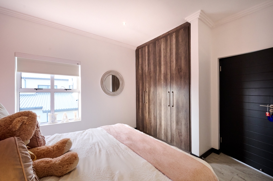 4 Bedroom Property for Sale in Waterfall Country Village Gauteng