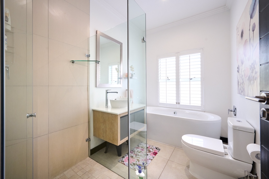 4 Bedroom Property for Sale in Waterfall Country Village Gauteng