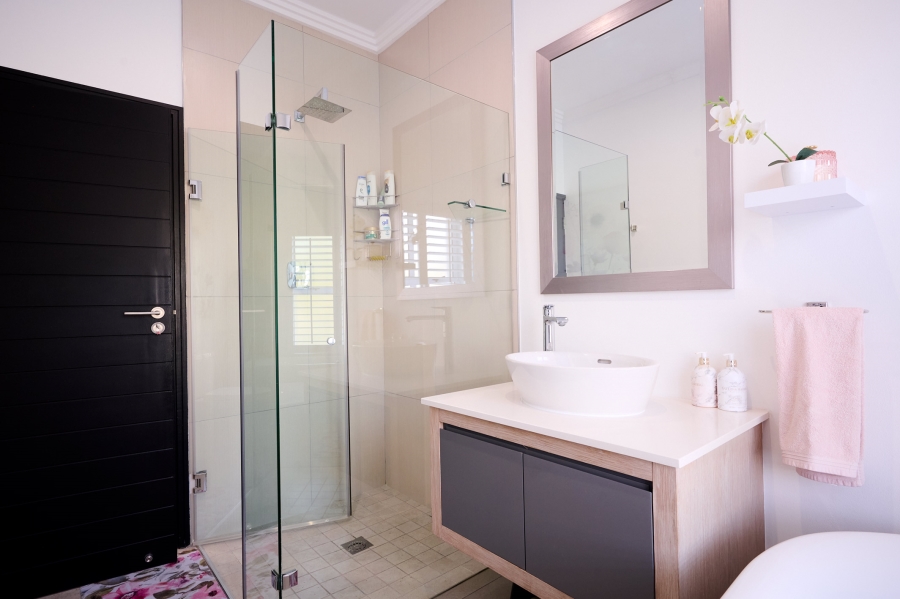 4 Bedroom Property for Sale in Waterfall Country Village Gauteng