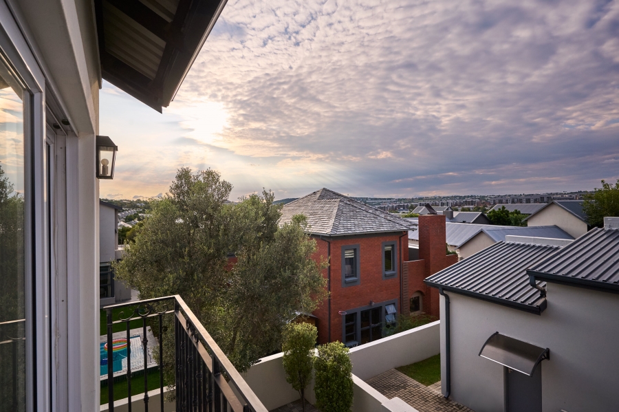 4 Bedroom Property for Sale in Waterfall Country Village Gauteng